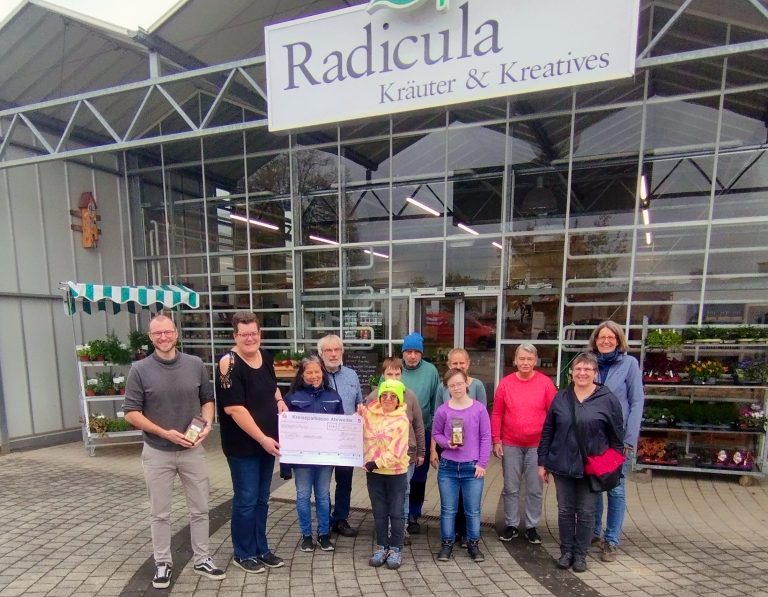 Weltladen spendet an Caritas Ahrweiler